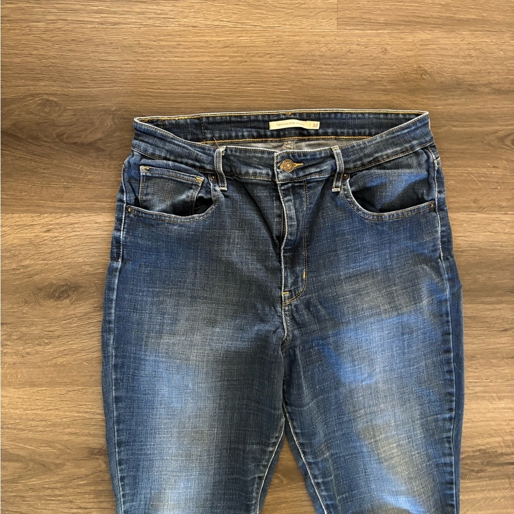 Levi's 721 Women's Skinny Jeans in Deep Blue - Picture 3 of 11